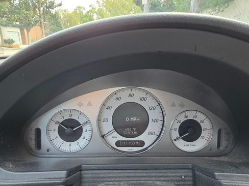 Used 2009 Mercedes-Benz E 350 Sedan image 15