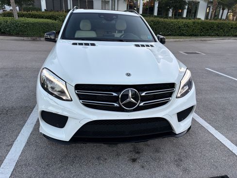 Used 2019 Mercedes-Benz GLE 400 400 4MATIC Sport Utility 4D image 10