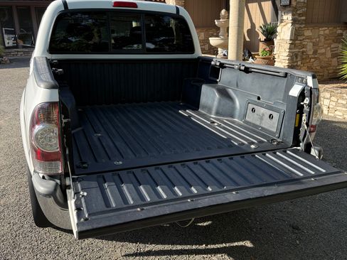 Used 2009 Toyota Tacoma PreRunner RWD image 8