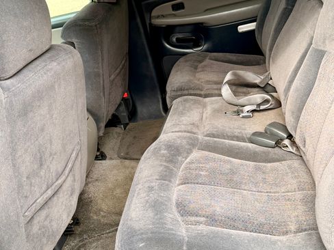 Used 2000 Chevrolet Suburban LS w/ LS Preferred Equipment Group AWD/4WD image 14
