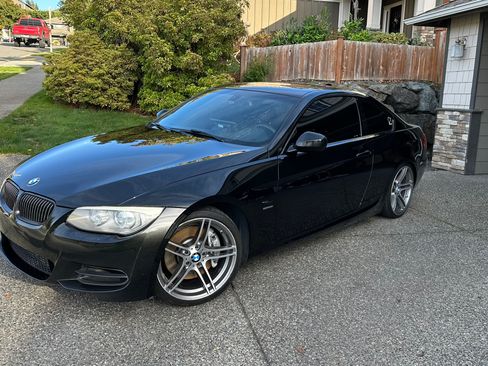 Used 2011 BMW 335is Coupe image 4