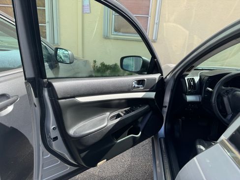 Used 2009 INFINITI G37 x Sedan image 16