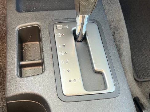 Used 2018 Nissan Frontier SV image 6