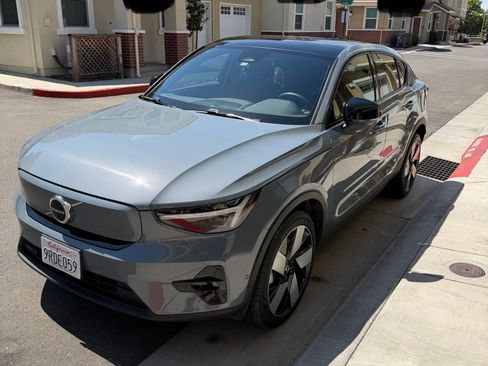 Used 2023 Volvo C40 P8 Recharge Ultimate w/ Protection Package Premier AWD/4WD image 4