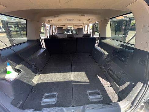 Used 2011 Ford Flex SE FWD image 20