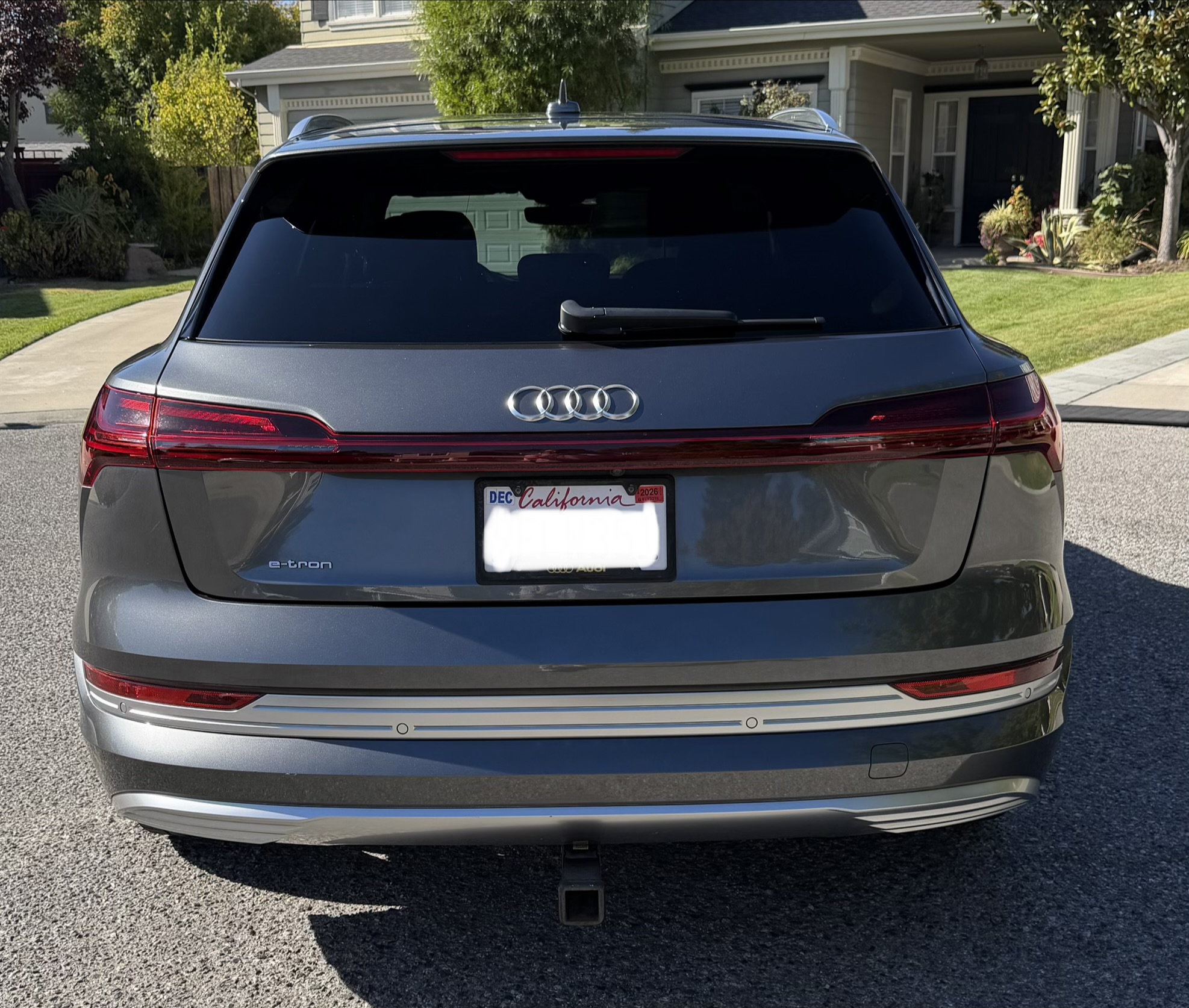 Used 2019 Audi e-tron Prestige w/ Prestige Package AWD/4WD image 6