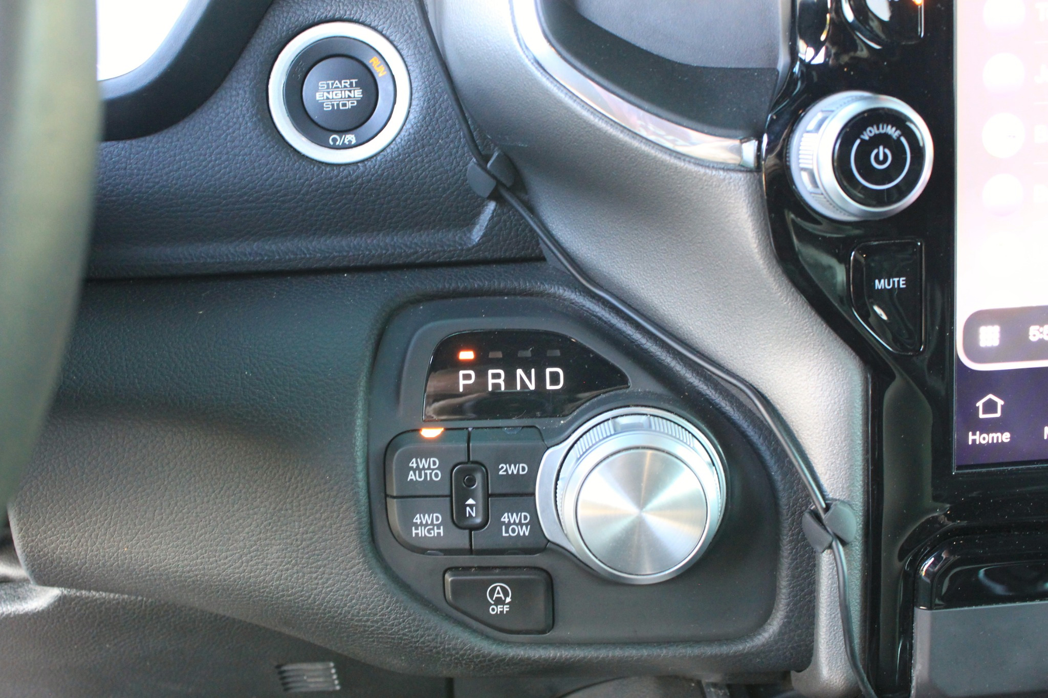 Used 2025 RAM 1500 Laramie AWD/4WD image 24