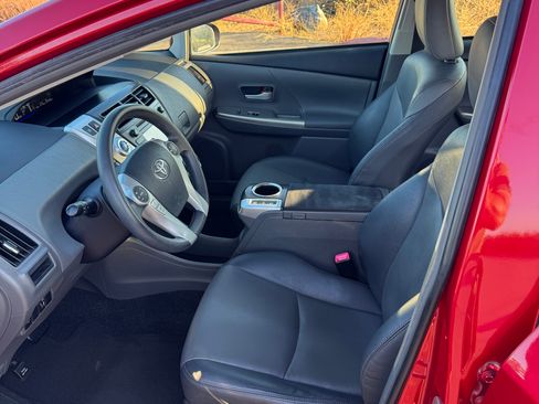 Used 2012 Toyota Prius V Five FWD image 13