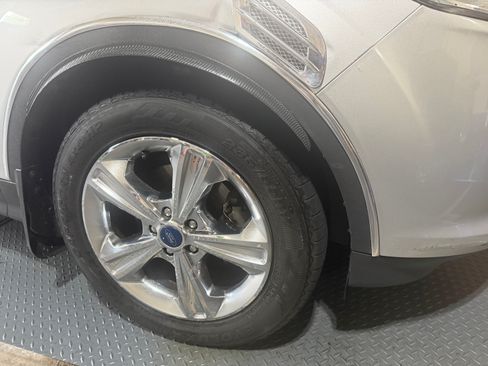 Used 2015 Ford Escape SE w/ Equipment Group 201A FWD image 17