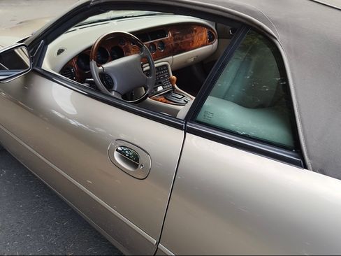 Used 1999 Jaguar XK8 Convertible image 13