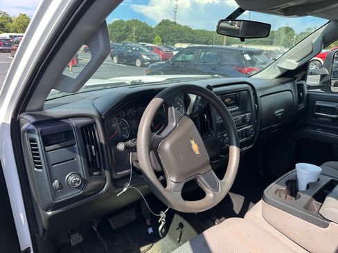 Used 2015 Chevrolet Silverado 2500 W/T AWD/4WD image 8