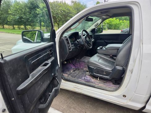 Used 2019 RAM 1500 Tradesman RWD image 2