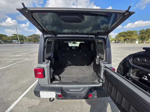 Used 2019 Jeep Wrangler Unlimited Sport S image 14