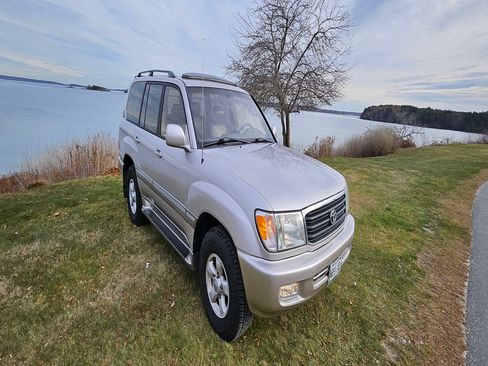 Used 2000 Toyota Land Cruiser image 2