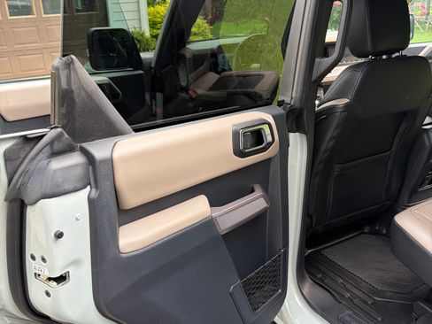 Used 2023 Ford Bronco Wildtrak AWD/4WD image 15