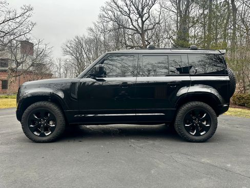 Used 2022 Land Rover Defender 110 SE image 9