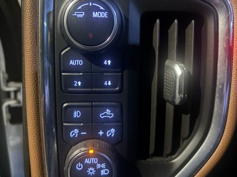 Used 2021 Chevrolet Silverado 2500 High Country w/ Z71 Off-Road Package image 25