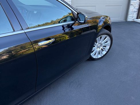 Used 2011 Chrysler 300 C w/ Sound Group RWD image 5