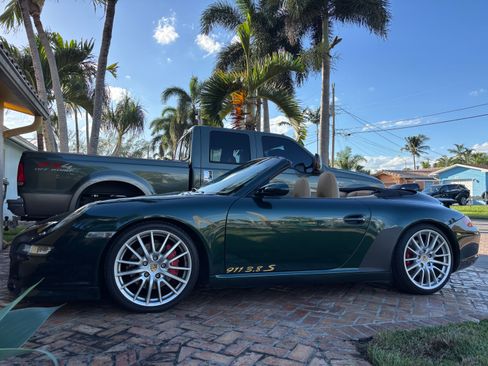 Used 2006 Porsche 911 Carrera S RWD image 2