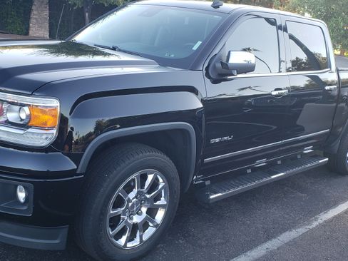 Used 2014 GMC Sierra 1500 Denali w/ Driver Alert Package AWD/4WD image 9