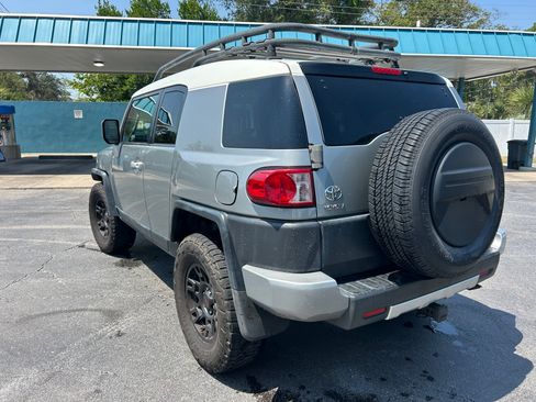Used 2010 Toyota FJ Cruiser 4WD image 5