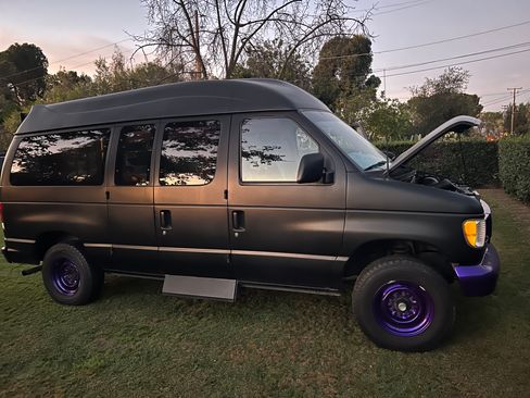 Used 2001 Ford E-250 and Econoline 250 RWD image 11