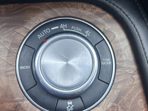 Used 2021 Nissan Armada SL w/ Captain's Chairs Package image 15