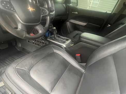 Used 2020 Land Rover Discovery HSE image 21