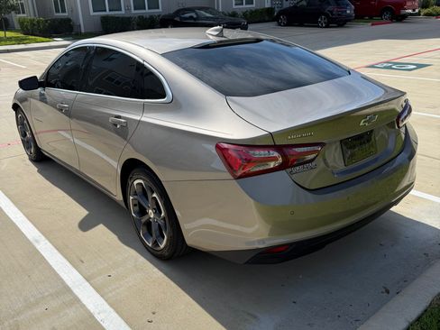 Used 2022 Chevrolet Malibu LT FWD image 4