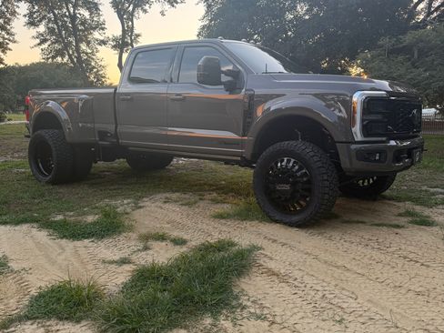 Used 2026 Ford F450 Platinum w/ Platinum Plus Package AWD/4WD image 9
