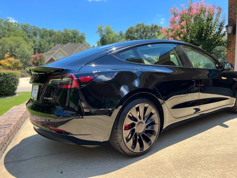 Used 2022 Tesla Model 3 Performance image 8