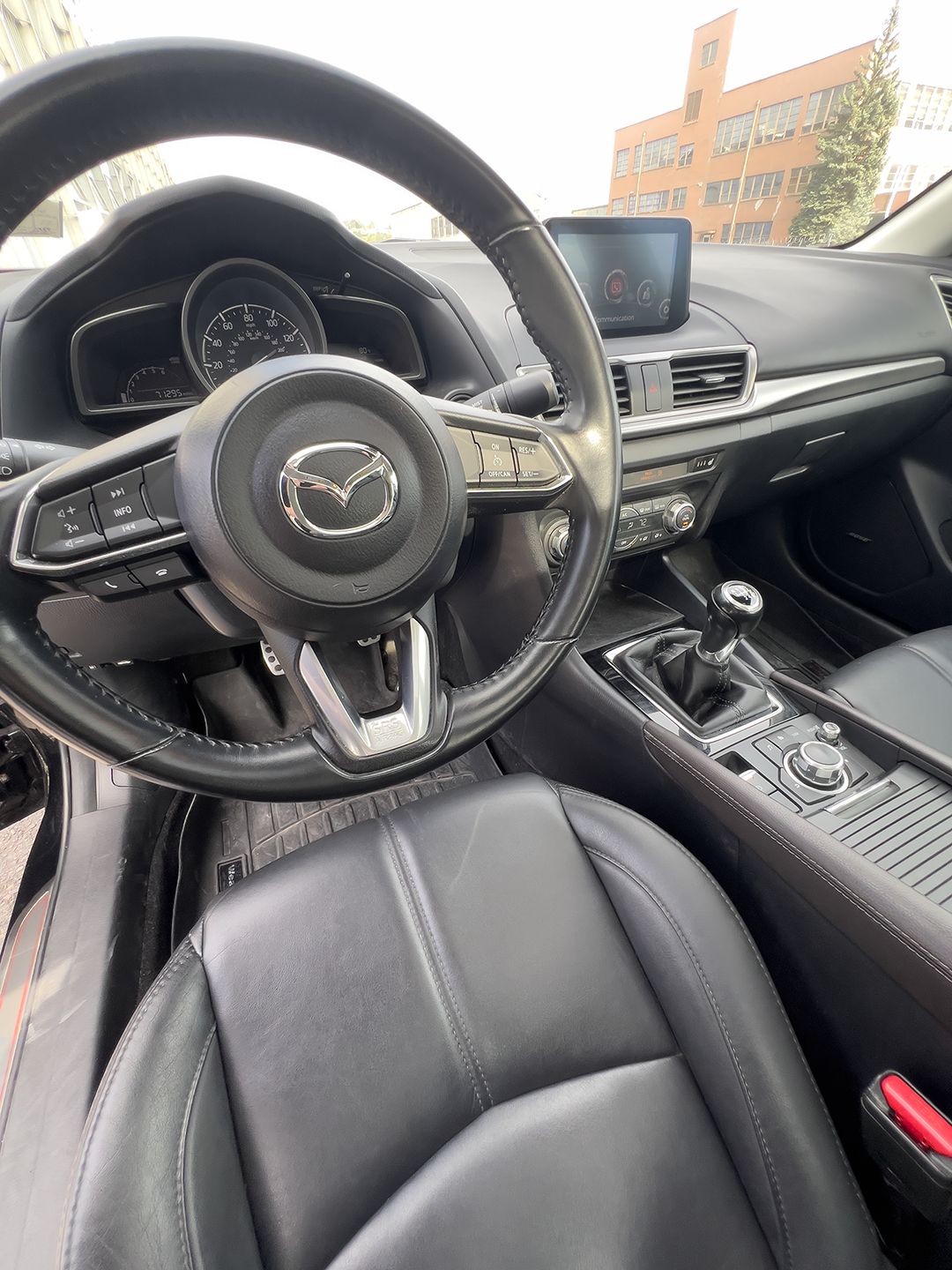Used 2018 MAZDA MAZDA3 Touring FWD image 6