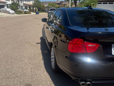 Used 2011 BMW 328i Sedan RWD image 1