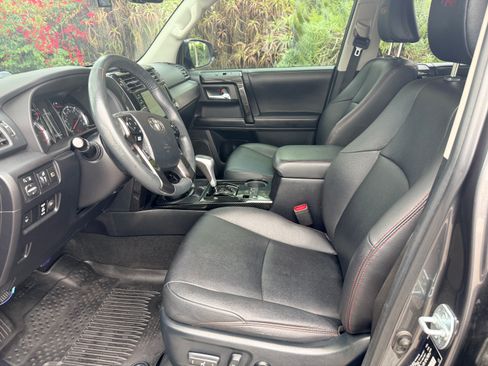 Used 2020 Toyota 4Runner TRD Off-Road Premium w/ Moonroof Package AWD/4WD image 14