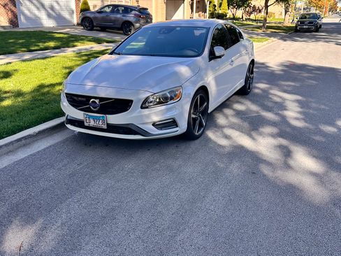 Used 2016 Volvo S60 T6 R-Design Platinum image 1