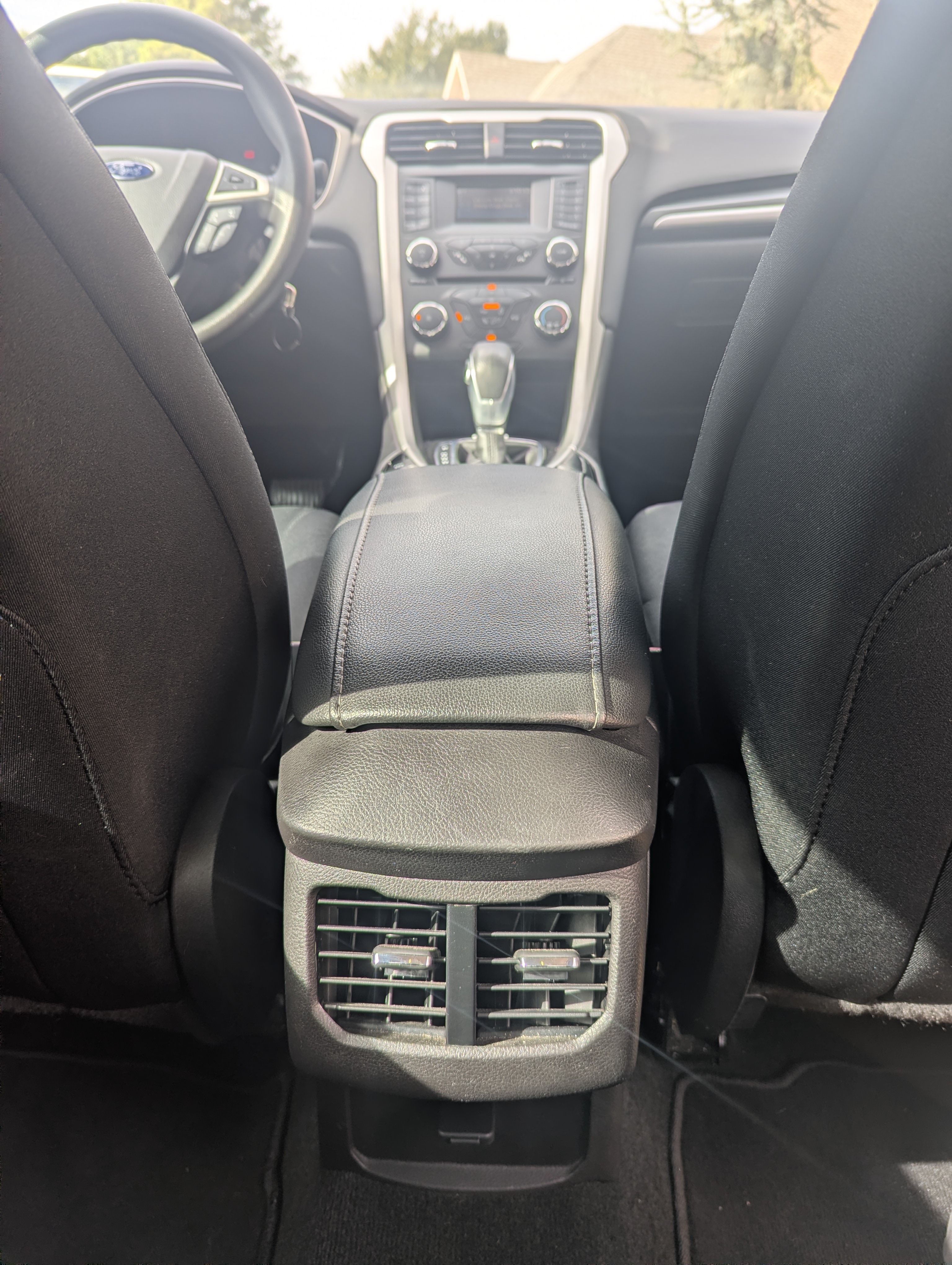 Used 2016 Ford Fusion SE FWD image 14