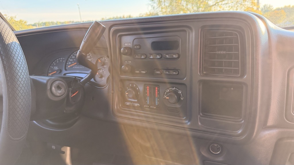 Used 2006 Chevrolet Silverado 1500 W/T AWD/4WD image 26