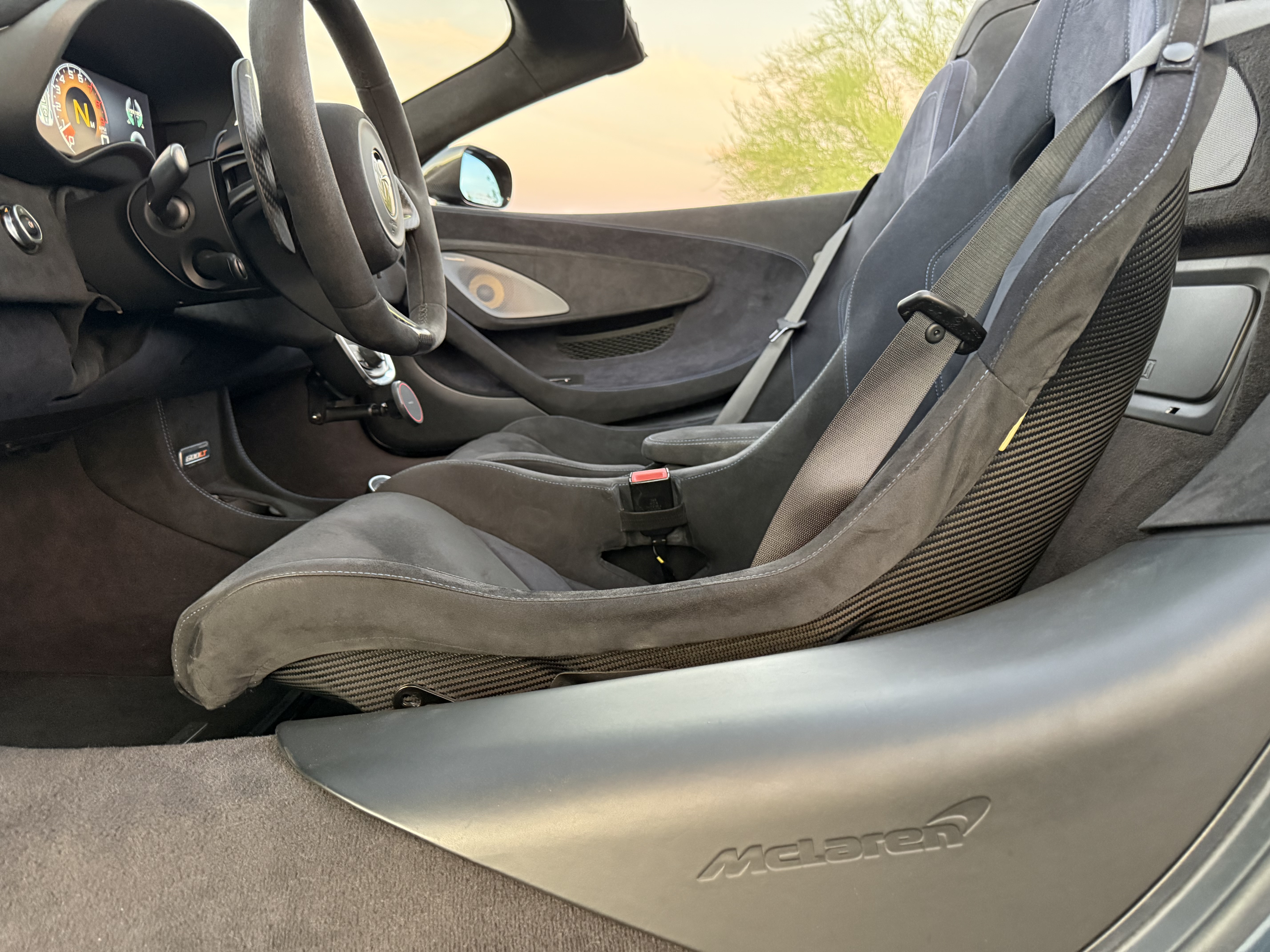 Used 2020 McLaren 600LT Spider RWD image 18