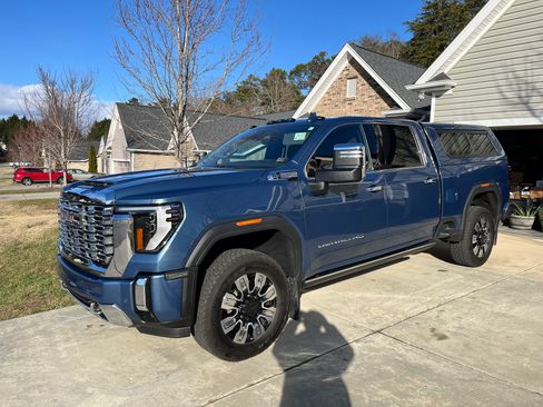 Used 2024 GMC Sierra 2500 Denali w/ Denali Reserve Package image 1