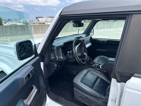 Used 2023 Ford Bronco Outer Banks AWD/4WD image 2