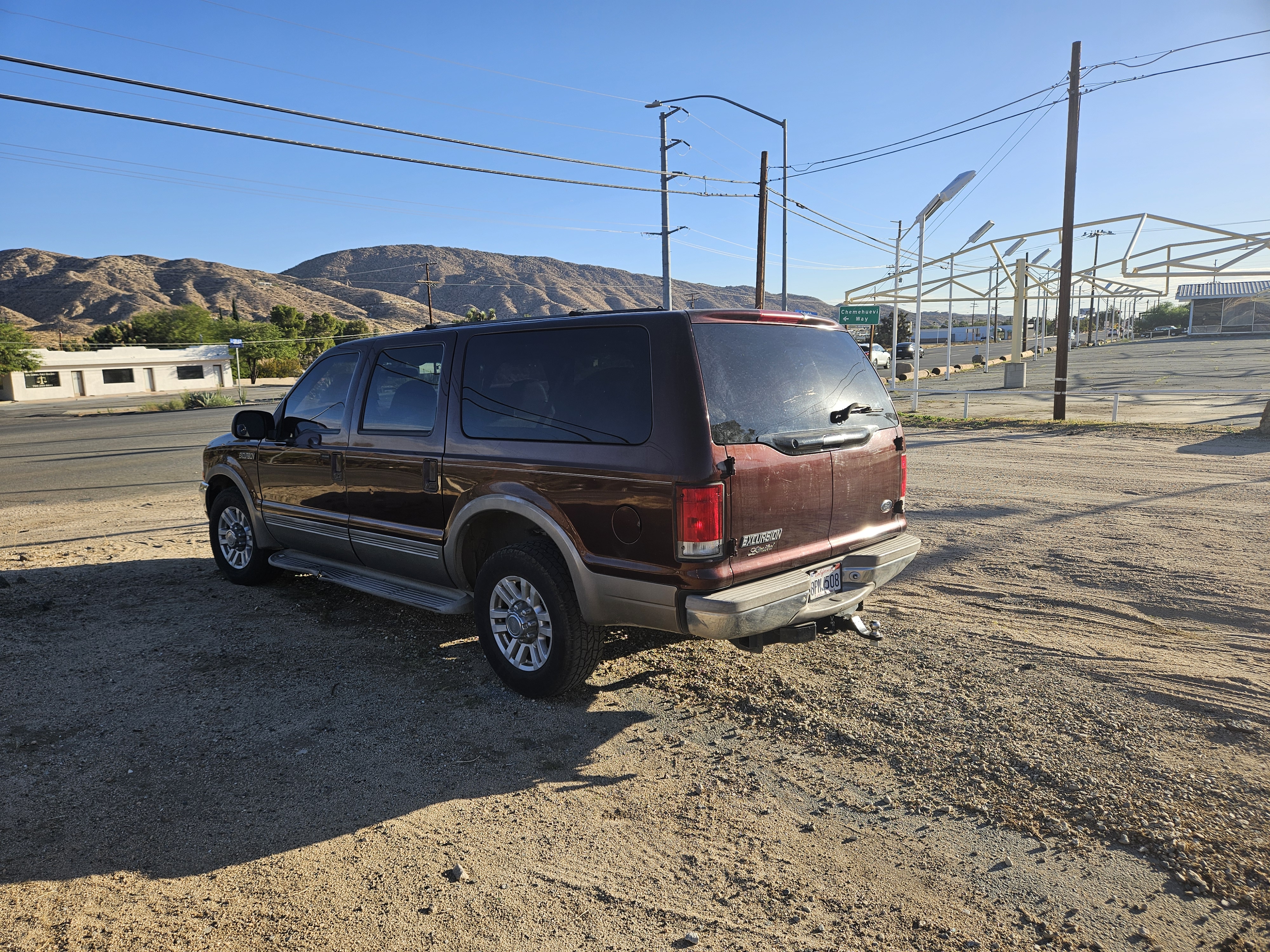 Used 2000 Ford Excursion Limited RWD image 2