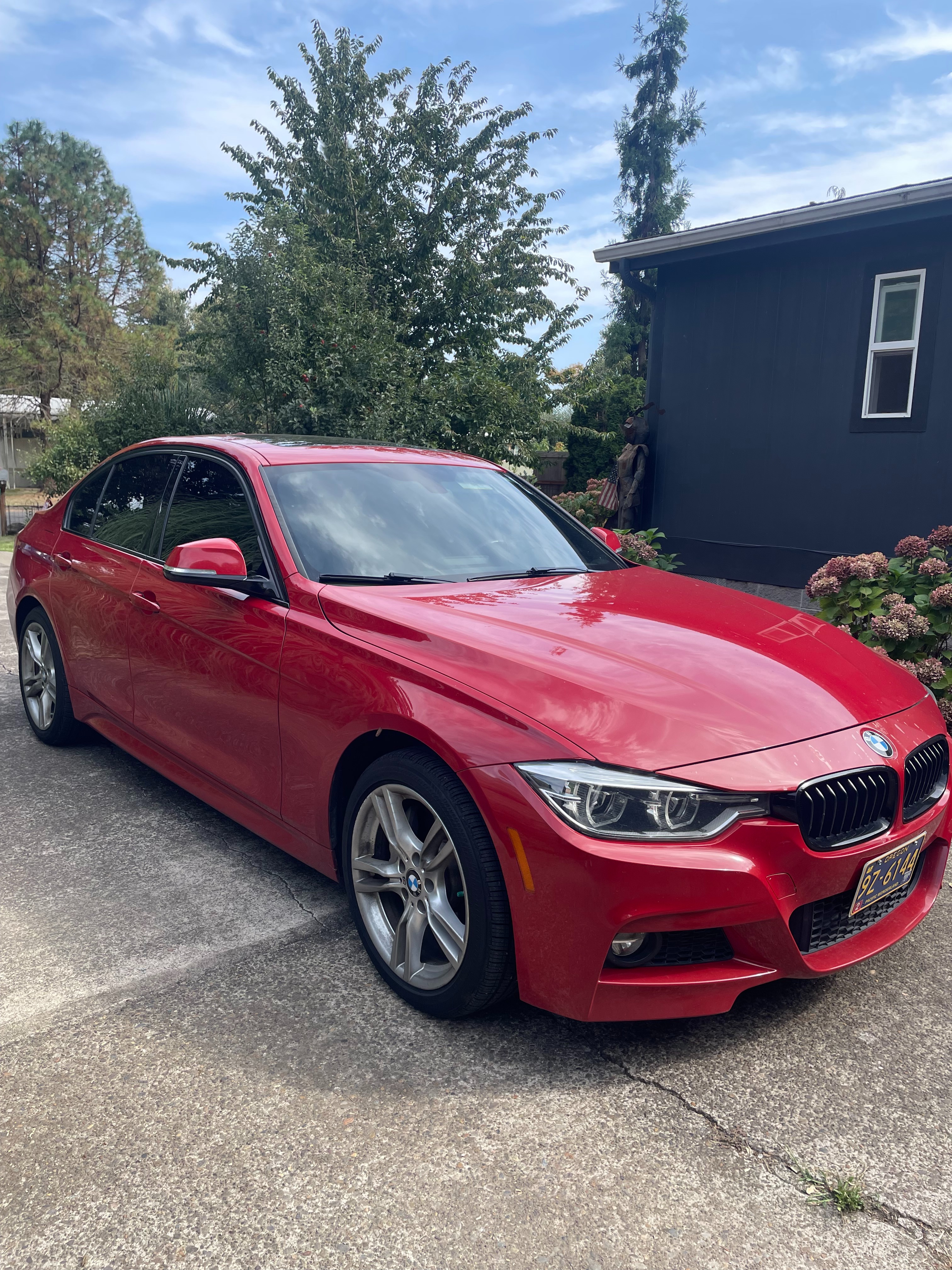 Used 2018 BMW 330i xDrive Sedan AWD/4WD image 1