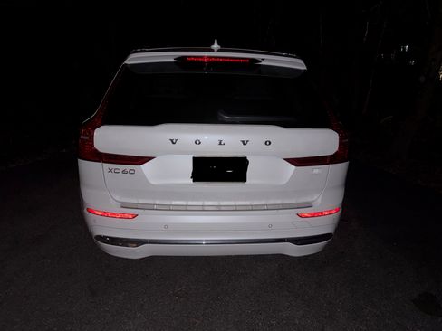 Used 2022 Volvo XC60 T8 Inscription w/ Advanced Package AWD/4WD image 16