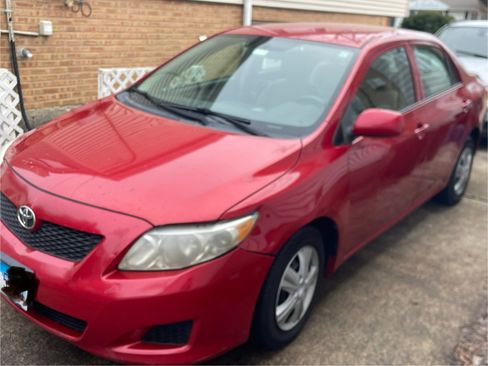 Used 2010 Toyota Corolla LE image 2
