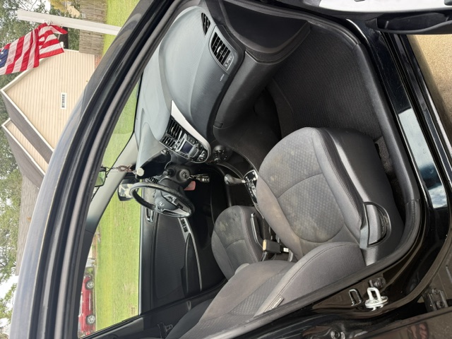 Used 2014 Hyundai Accent SE w/ Option Group 3 FWD image 6
