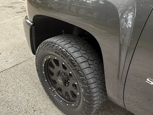 Used 2011 Chevrolet Silverado 1500 LS AWD/4WD image 12