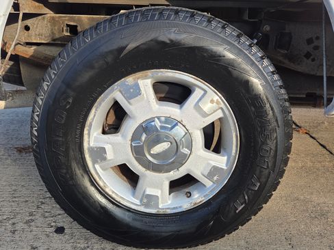 Used 2013 Ford F150 XLT w/ Trailer Tow Pkg image 15