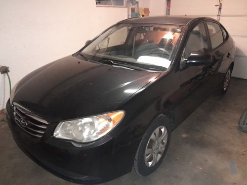 Used 2010 Hyundai Elantra Blue image 2