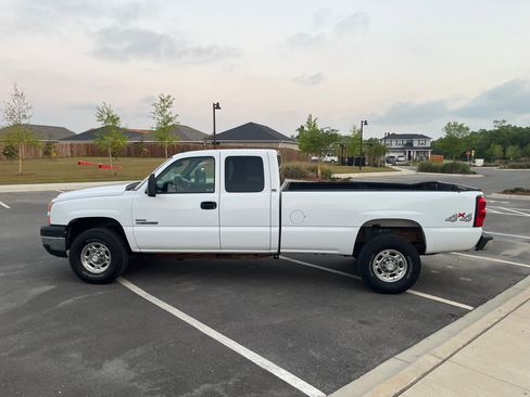 Used 2006 Chevrolet Silverado 2500 LT w/ Heavy-Duty Power Package AWD/4WD image 15