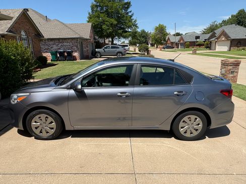 Used 2020 Kia Rio S w/ Technology Package FWD image 2
